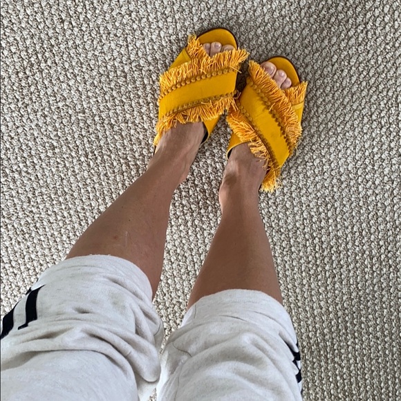 Topshop yellow fringe slides - Picture 3 of 3